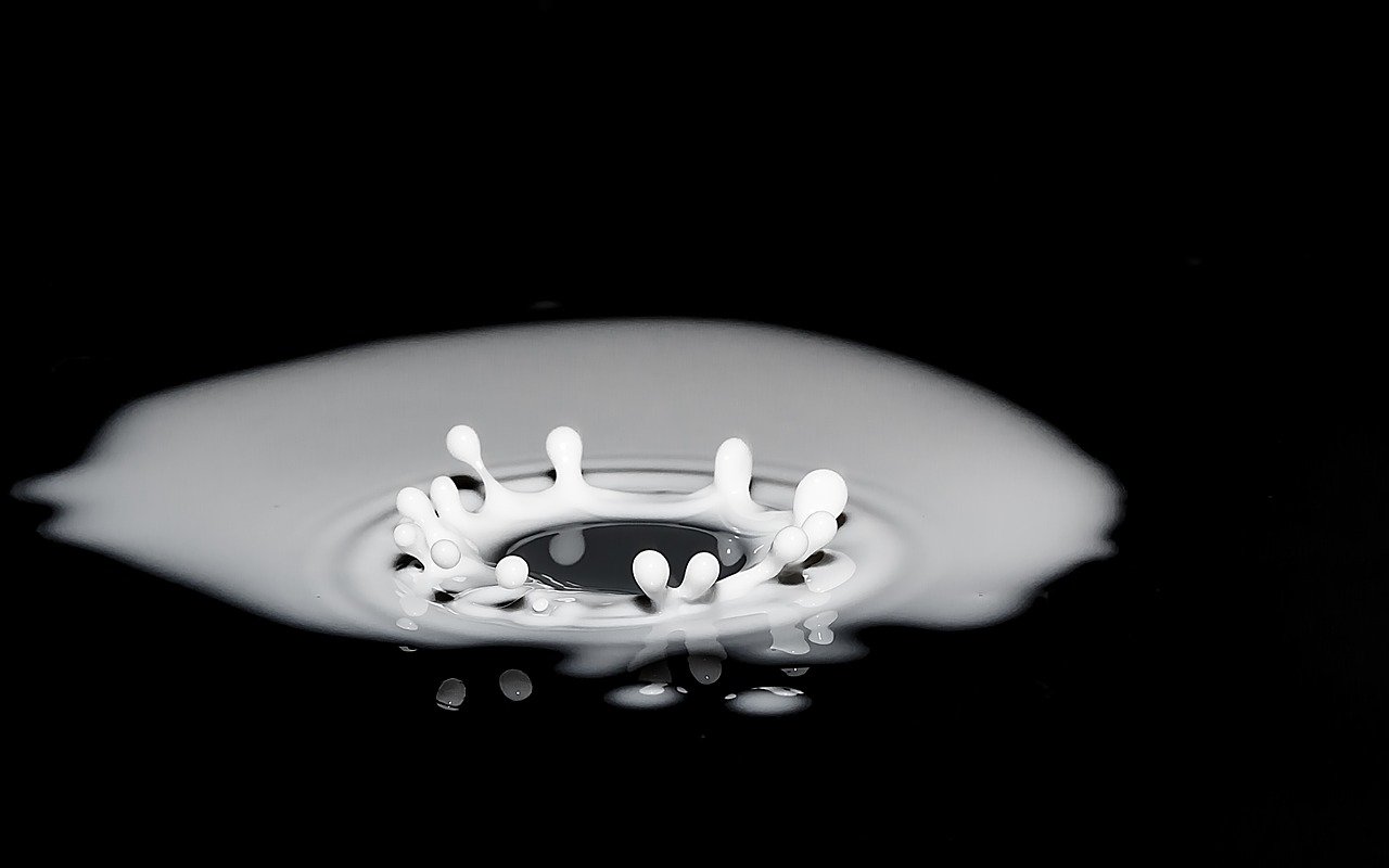 drops-of-milk-2062103_1280